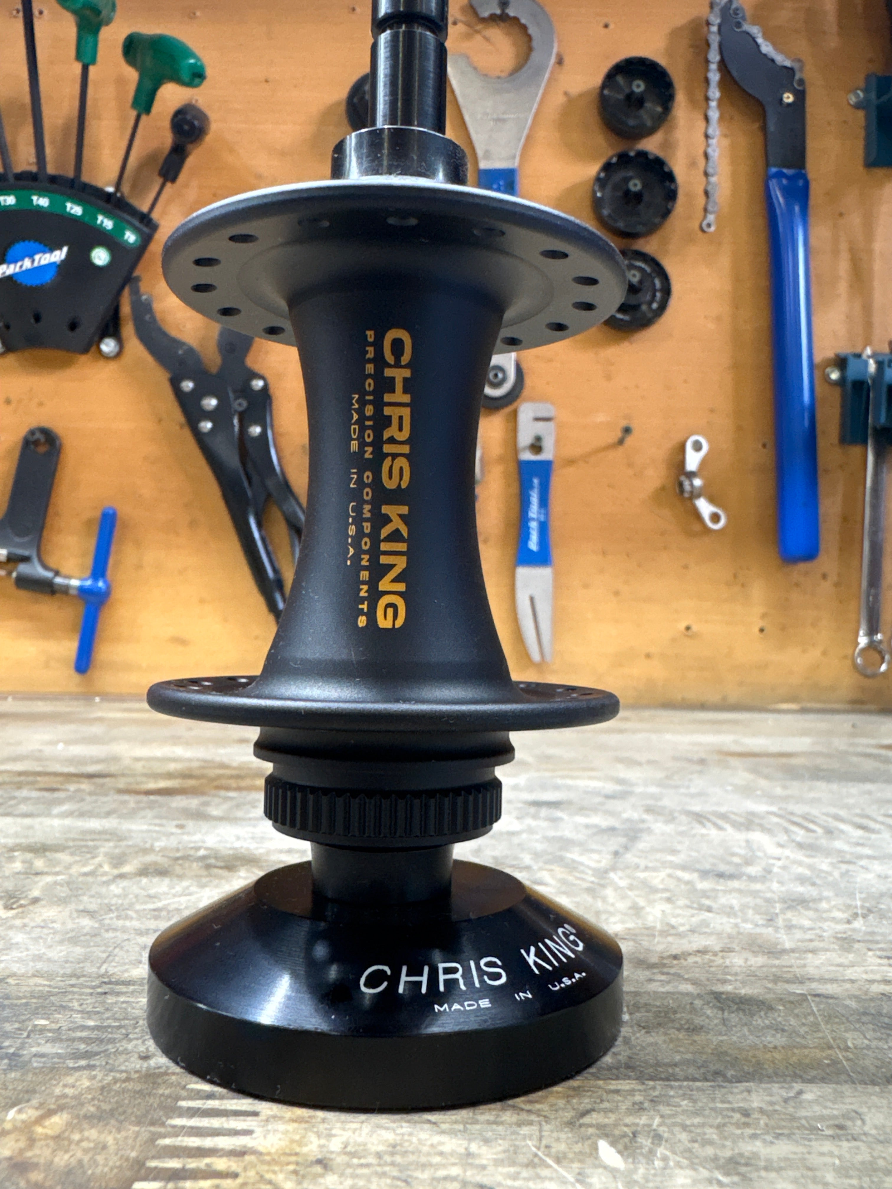 Hub Front Boost Centerlock 32h 110x15 Two Tone Black Gold Ceramic