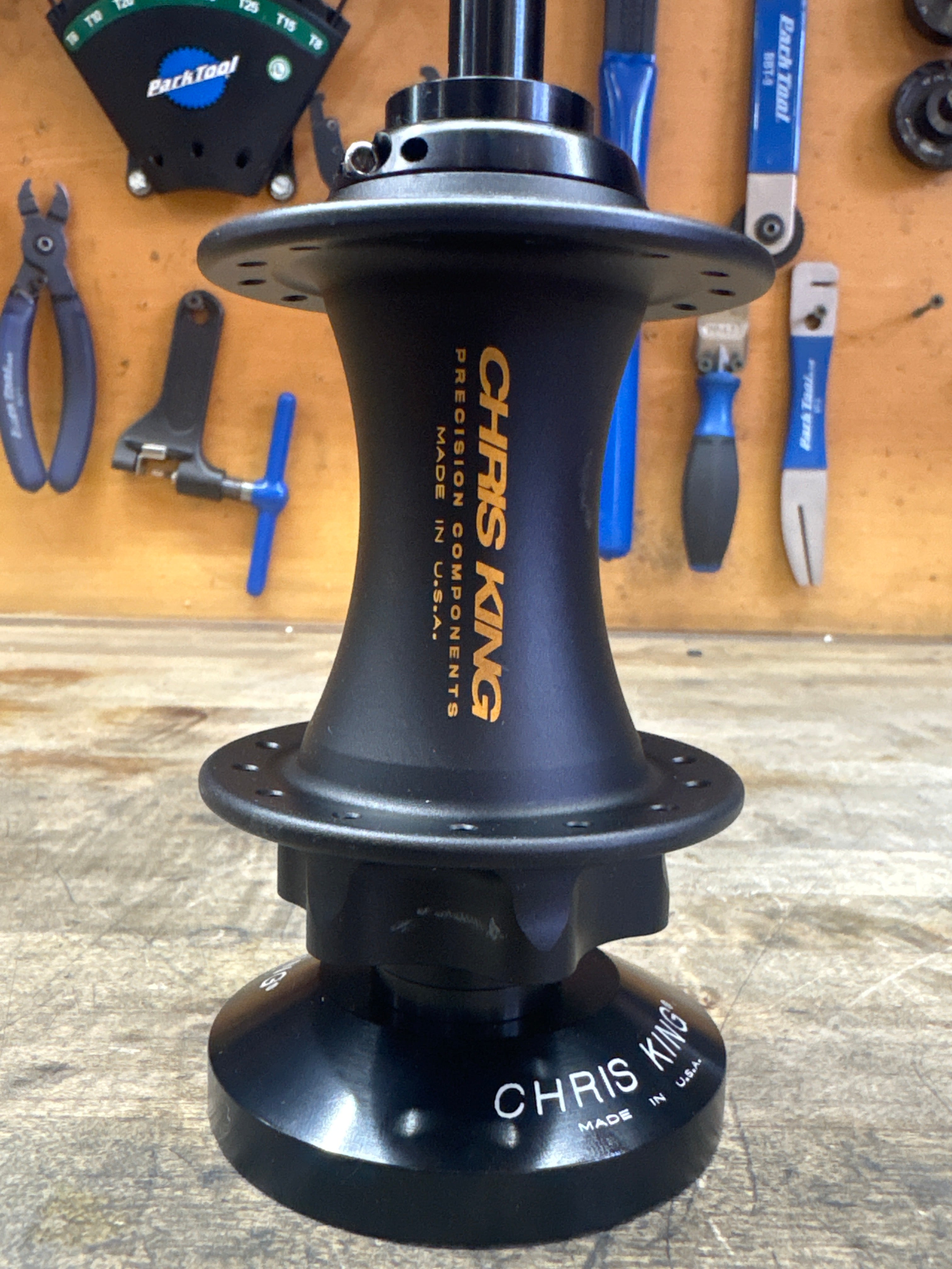 Hub Front Boost DH 6-Bolt 28h 110x20 Two Tone Black Gold