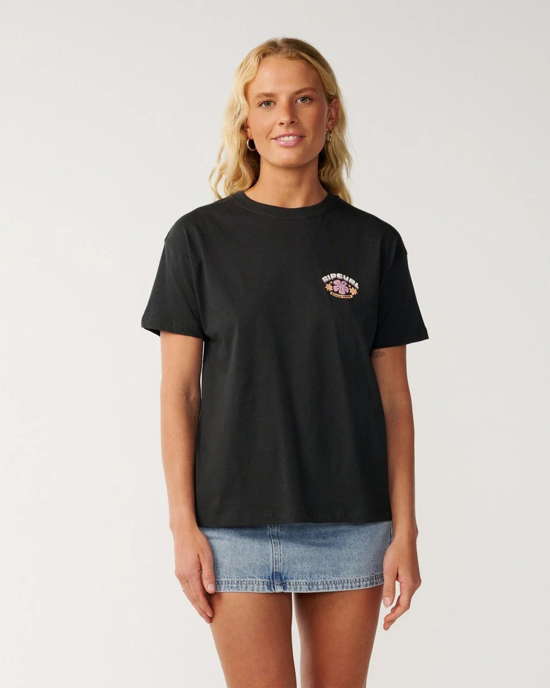 Women's Party Wave Relaxed Tee - Washed Black