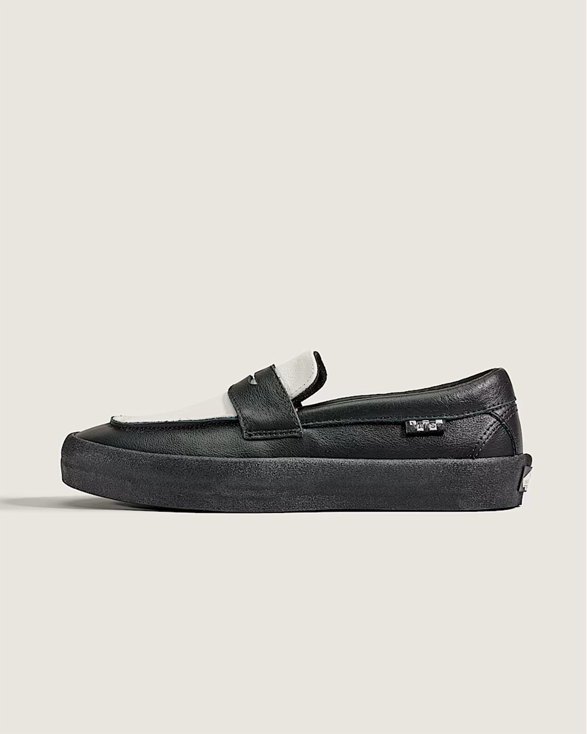 Skate Loafer Shoe - Black/White